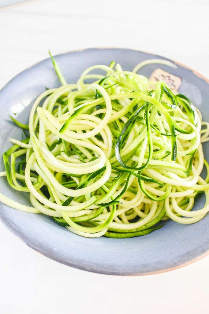 Garlic Shrimp Zucchini Noodles - Meraki Mother