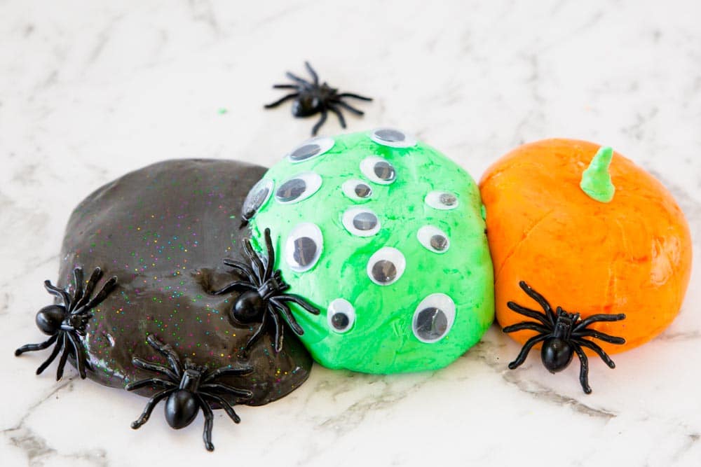 Halloween Spider Play Dough - Play and Learn Every Day