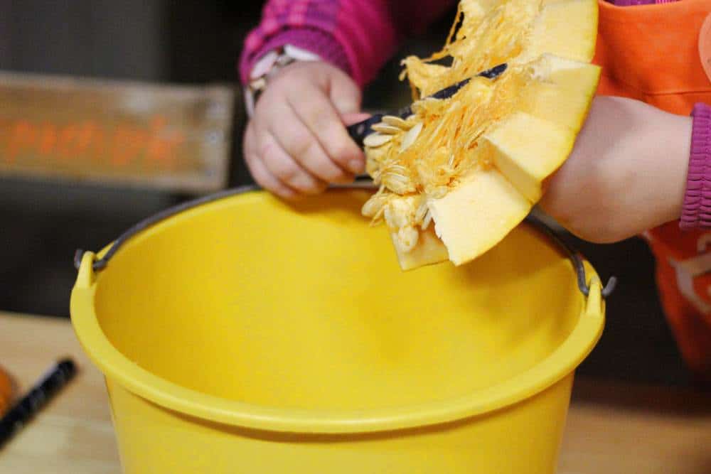 cleaning pumpkin seeds