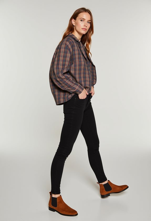 casual chic coffee outfit